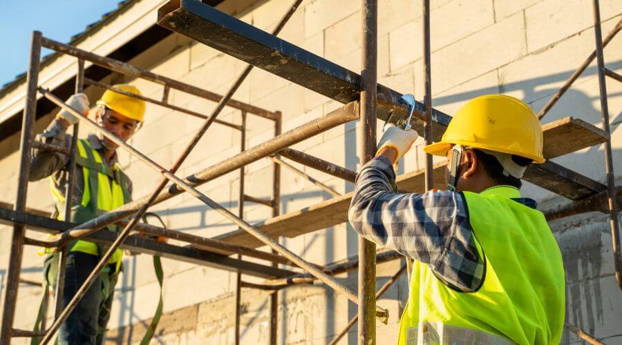 Professional gutter cleaning in Elliott, IA